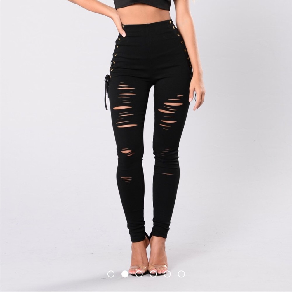 Fashion Nova Side Lace Up Pants. SZ Small